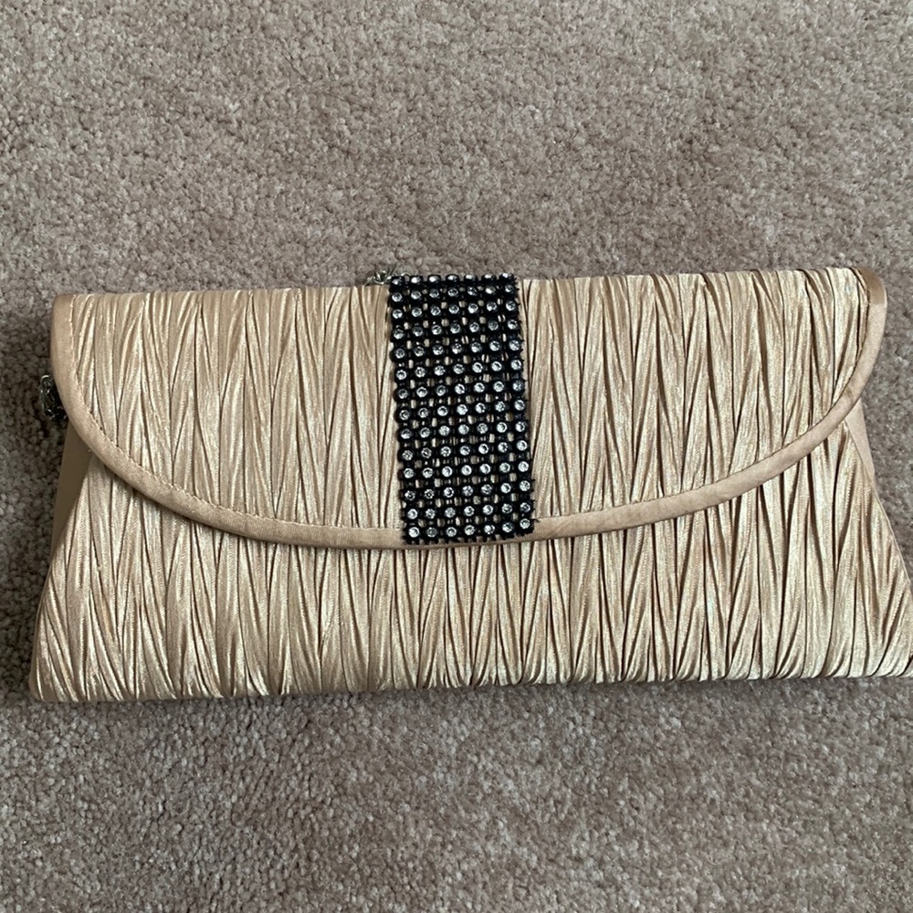 Gorgeous clutch with additional arm handles